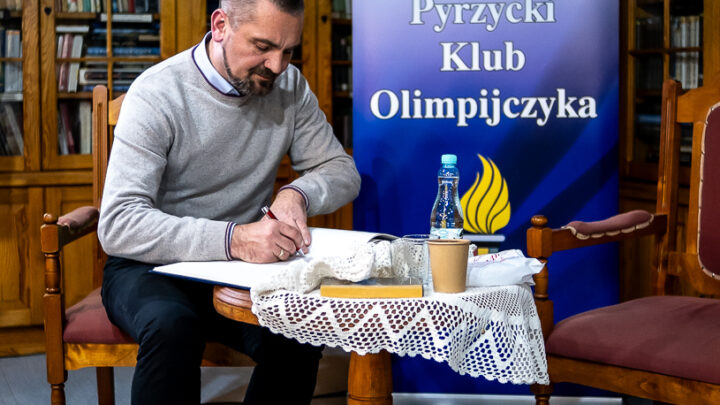 Wieczór olimpijski z poezją i muzyką. Spotkanie z Tomaszem Kucharskim.